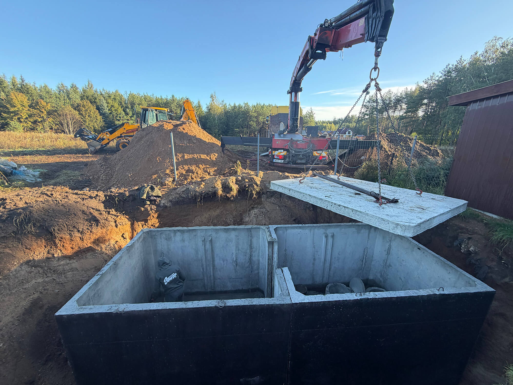 Transport szamba betonowego samochodem z HDS